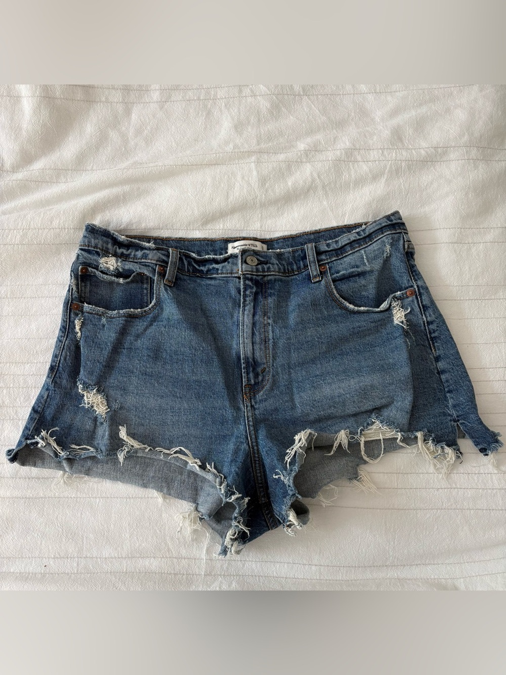 Abercrombie & Fitch The Cutoff Short High Rise Distressed Blue Denim Size 33 16